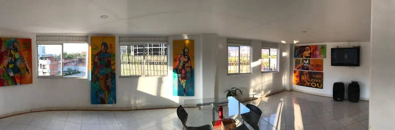 Plaza Mayor Suites Medellín Penzion